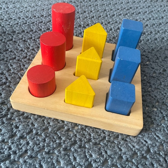 Plan Toys Colorful Wooden Shape Sorting Toy Set - Picture 3 of 11